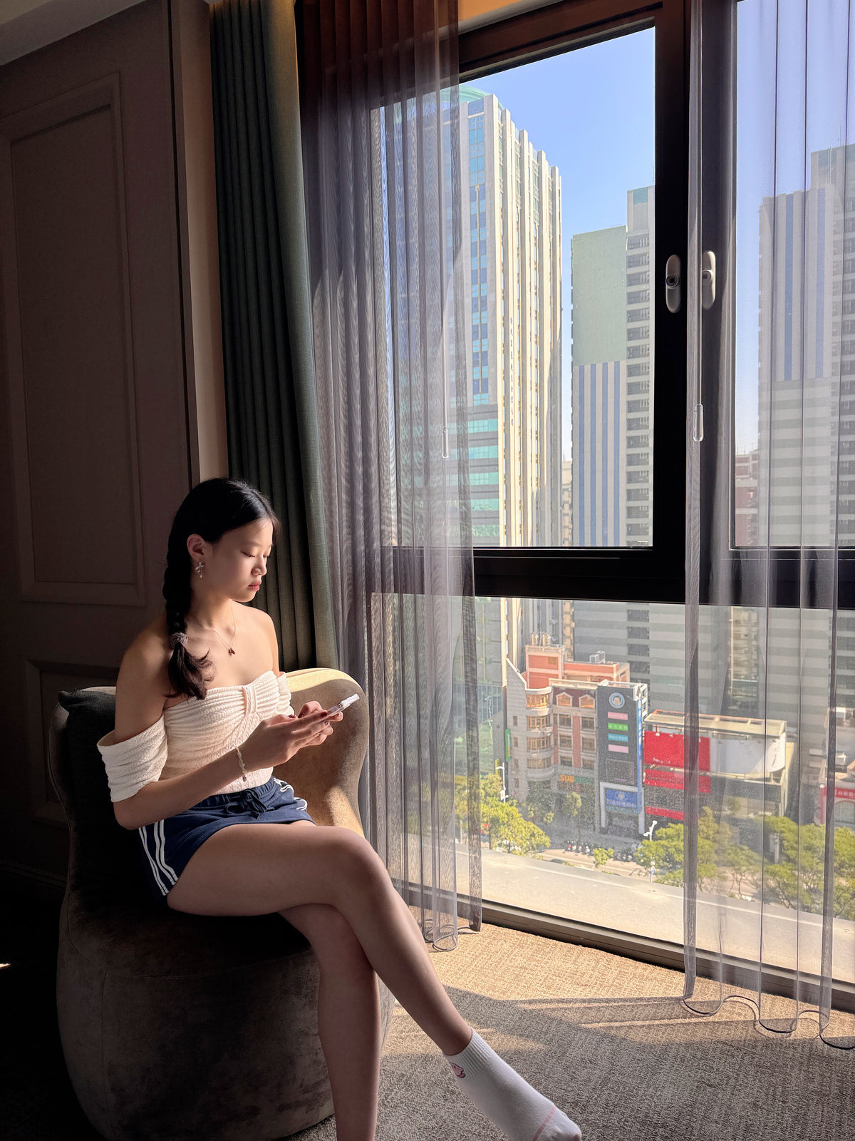 Patterned Off-Shoulder Top 露肩織紋上衣
