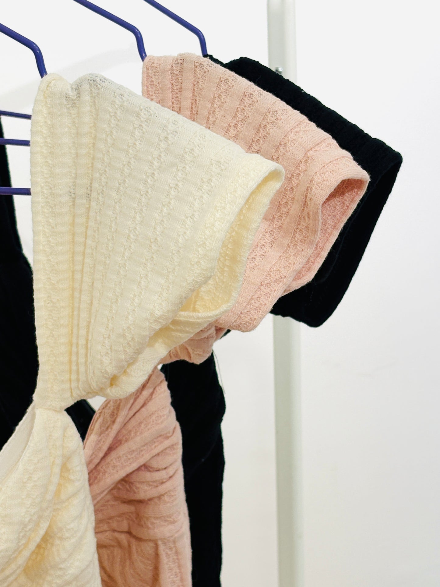 Patterned Off-Shoulder Top 露肩織紋上衣